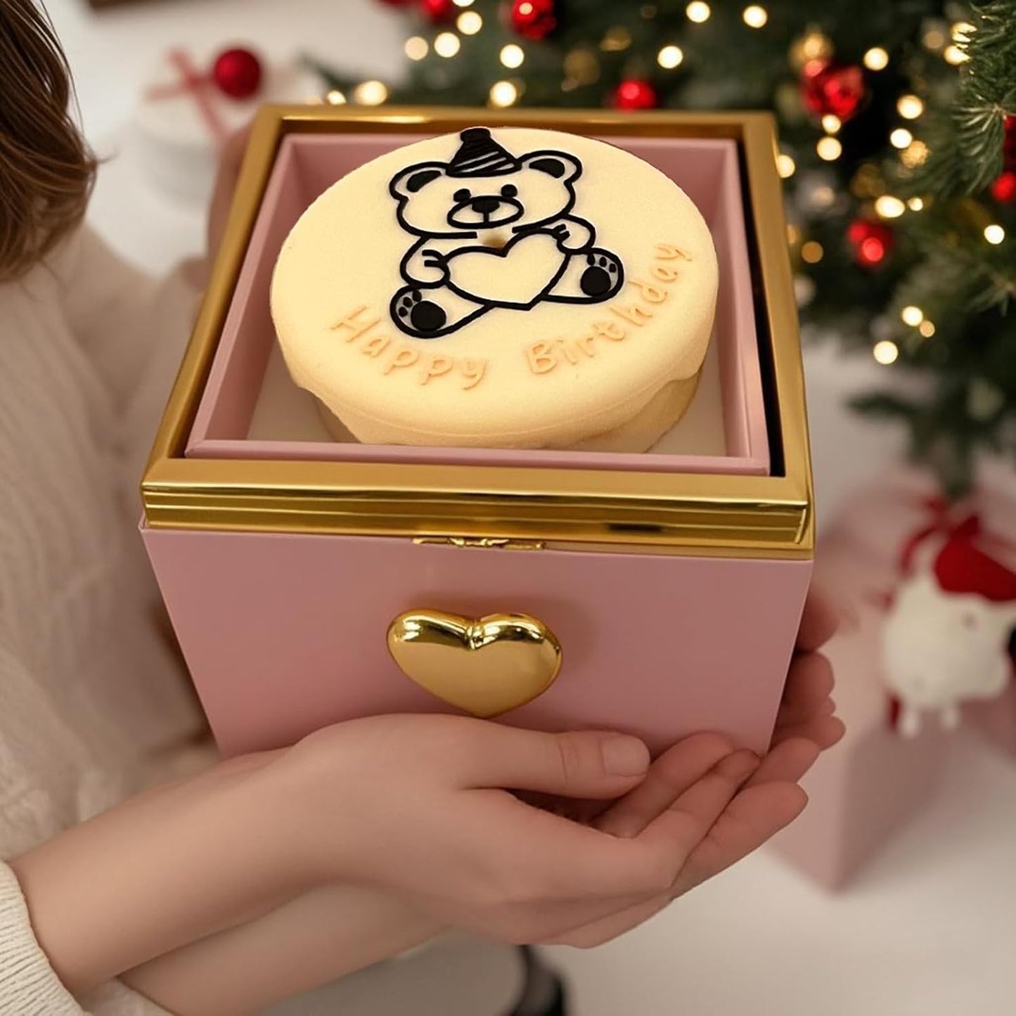 Cute Bear Rotating Gift Box – Surprise Jewelry Case for Special Moments
